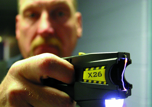 A Stun Gun making an electrical arc between its two electrodes (Credit: Jason E S Bain via Flickr)