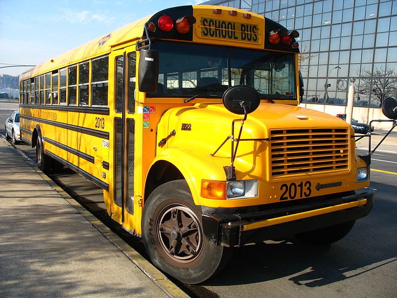A school bus photographed in New York, New York. Bus is a 2000-2001 Carpenter Classic 2000 body with an International 3800 chassis (Credit: herval via Flickr)