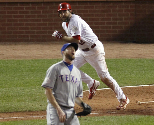 Texas Rangers relief pitcher Scott Feldman watches the game tieing single by Lance Berkman, World Series Game 6 in St. Louis, Oct. 27, 2011 (Credit: Reuters/Jim Young)