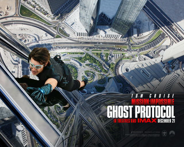 Mission Impossible Ghost Protocol wallpaper Tom Cruise climbing worlds tallest building (Credit: Paramount Pictures)