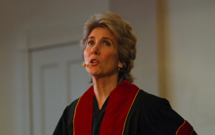 Joni Eareckson Tada preaching at Park Street Church at Downtown Crossing in Boston MA, July 10, 2008 (Credit: Rachel Ford James via Flickr)