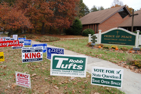 Prince of Peace Presbyterian Church in Crofton Maryland polling place 2006 midterm elections (Credit: Polling Place Photo Project)