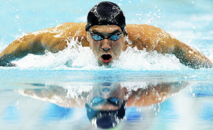 Michael Phelps in the men's 400m individual medley final in 2008 Beijing Olympics (Credit: Reuters / David Gray)