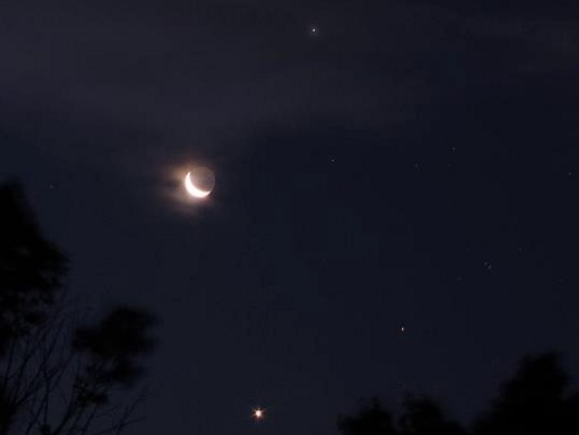 The (counter-clockwise) Moon, Venus, Jupiter, Aldebaran, and the constellation Taurus in conjunction this morning over Providence, Rhode Island. (Credit: Scott MacNeill / Frosty Drew Observatory)