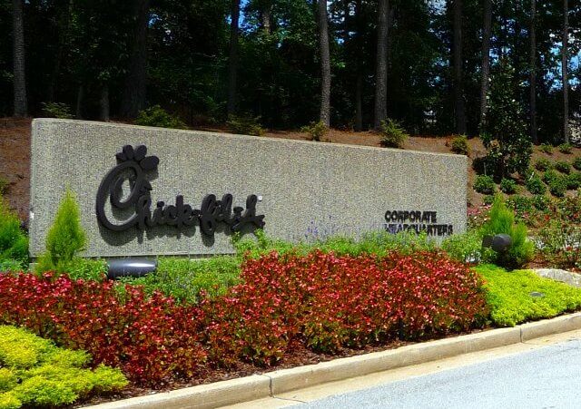 The entrance to the Chick-fil-A headquarters in College Park, Georgia (Credit: Mav via en.wikipedia.org)