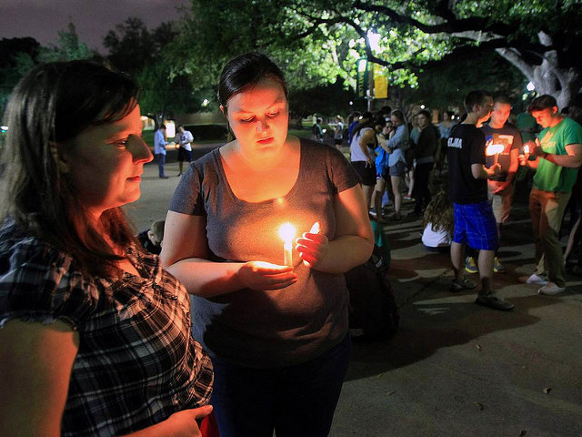 Baylor University student's hold a candle light vigil outside Waco Hall for the victim's of the West fertilizer plant explosion, April 17, 2013 (Credit:Waco Tribune Herald/Jerry Larson)