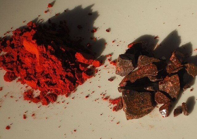 Dragon's blood (Daemomorops draco) powdered pigment and roughly crushed incense (Credit Andy Dingley via en.wikipedia.org)