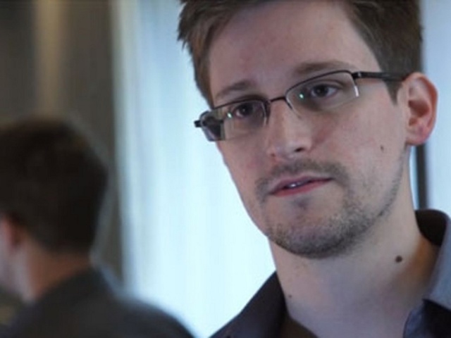 U.S. National Security Agency whistleblower Edward Snowden, an analyst with a U.S. defence contractor, is seen in this still image taken from a video during an interview with the Guardian in his hotel room in Hong Kong June 6, 2013. (Credit: Reuters/Courtesy of The Guardian/Glenn Greenwald/Laura Poitras/Handout)