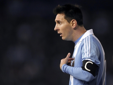 Lionel Messi of Argentina argues during a 2014 World Cup qualifying soccer match against Colombia last week (REUTERS/Marcos Brindicci)