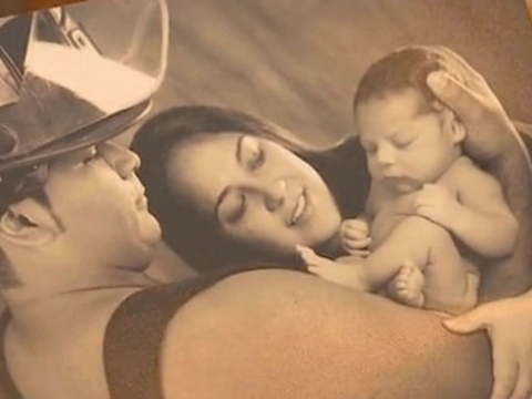 Erick Munoz and his wife, Marlise, with their firstborn son, Mateo, seen here in a family photography (Credit: The Munoz Family)