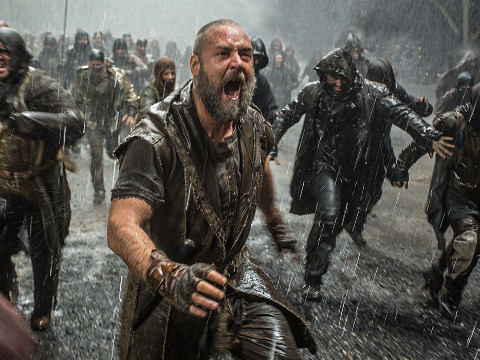 Russell Crowe, as Noah, running in the rain towards the ark (Credit: Paramount Pictures)