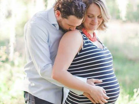 Daniel Murphy, New York Mets 2nd baseman, and his wife, Tori, pose for a portrait during her pregnancy (Credit: Tori Ahern-Murphy via Facebook)