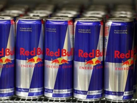 Red Bull drink cans are seen in a supermarket in Vienna March 14, 2013 (Credit: Reuters/Leonhard Foeger)