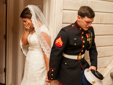 Marine and Bride Say a Prayer before Wedding on Memorial Day Weekend (Credit: Dwayne Schmidt Photography)