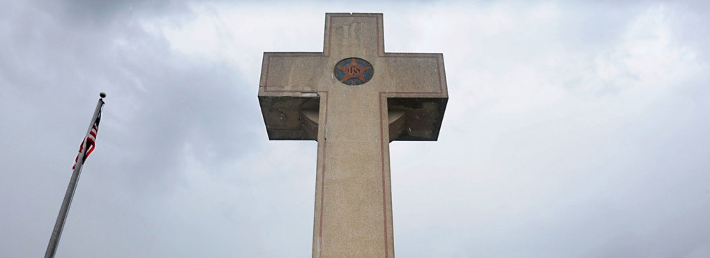 Supreme Court rules on war memorial cross