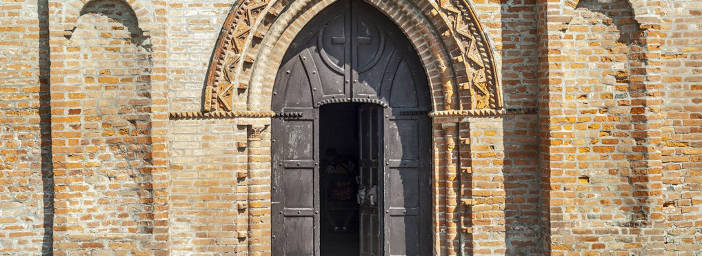 Pastor of Dallas church apologizes for Good Friday service with multiple attendees