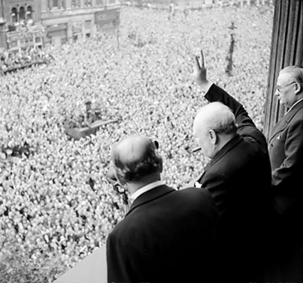 Churchill waves to crowd on VE Day