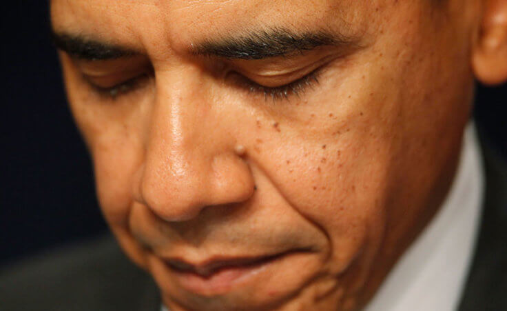 Obama praying