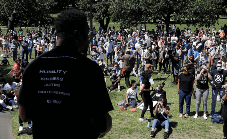 Super Bowl champion stages prayer event in Boston