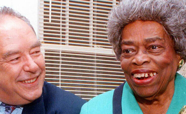 Television personality Robin Leach speaks with Oseola McCarty at her residence in Hattiesburg, Miss. Wednesday September 18, 1996.