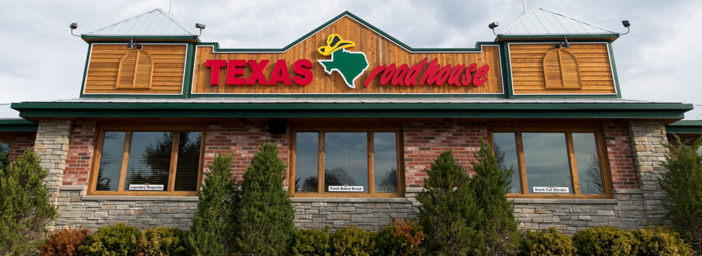 The exterior of a Texas Roadhouse restaurant