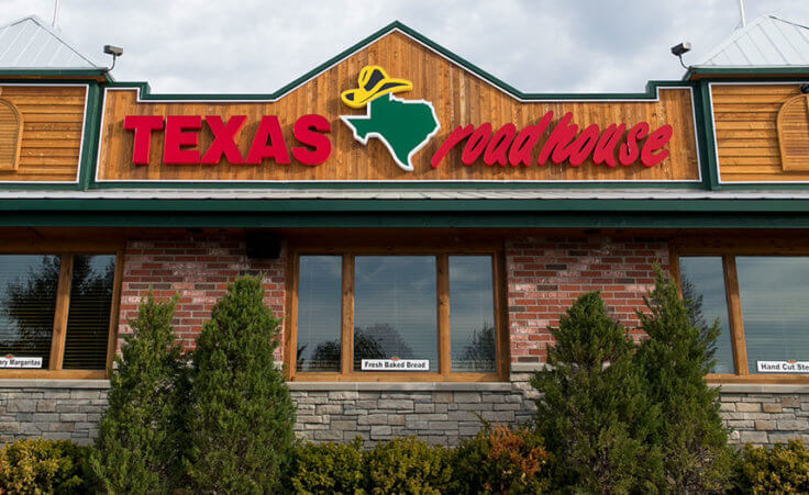 The exterior of a Texas Roadhouse restaurant