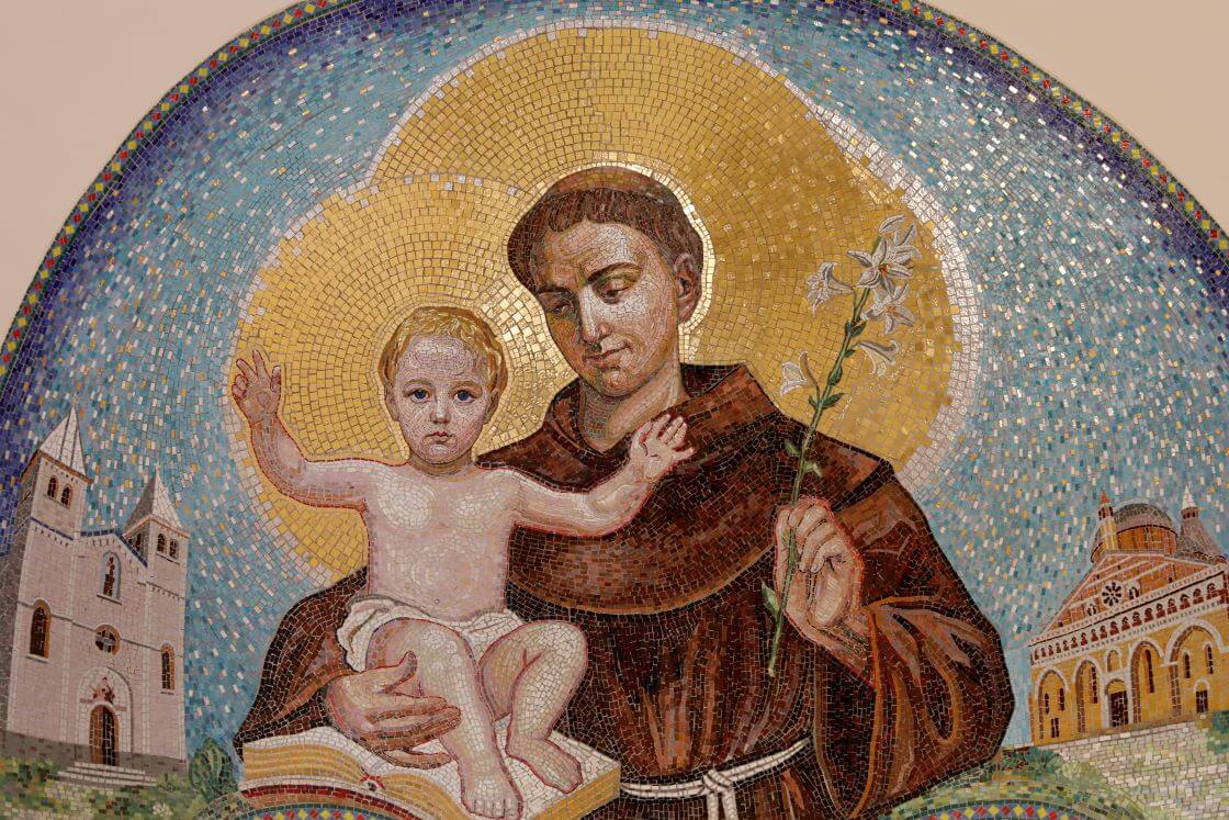 A mosaic of St. Antony holding baby Jesus from a church in Gjakova, Kosovo. © By Julian/stock.adobe.com