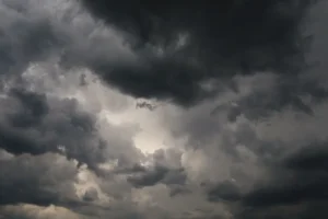 Gray cloudy sky before the rain. By Тетяна Линник/stock.adobe.com