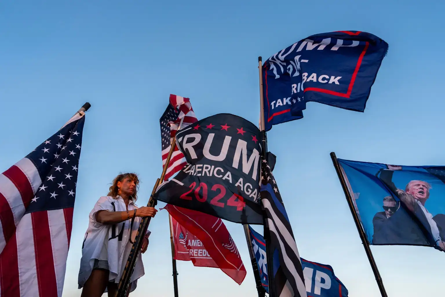 FEMA official told workers to skip houses with Trump signs