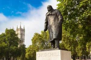 Statue of Winston Churchill in London By Sergii Figurnyi/stock.adobe.com