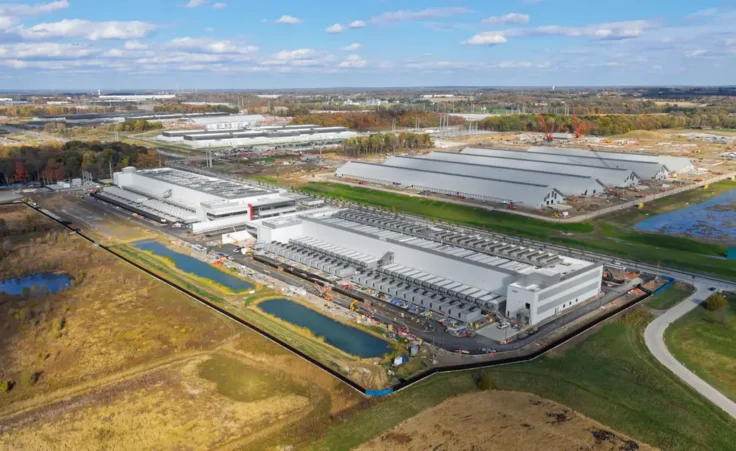 Large data center complex under construction in Ohio By SNEHIT PHOTO/stock.adobe.com